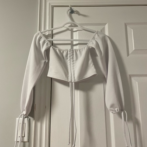 Cute long sleeve off the shoulder crop top - Picture 2 of 3